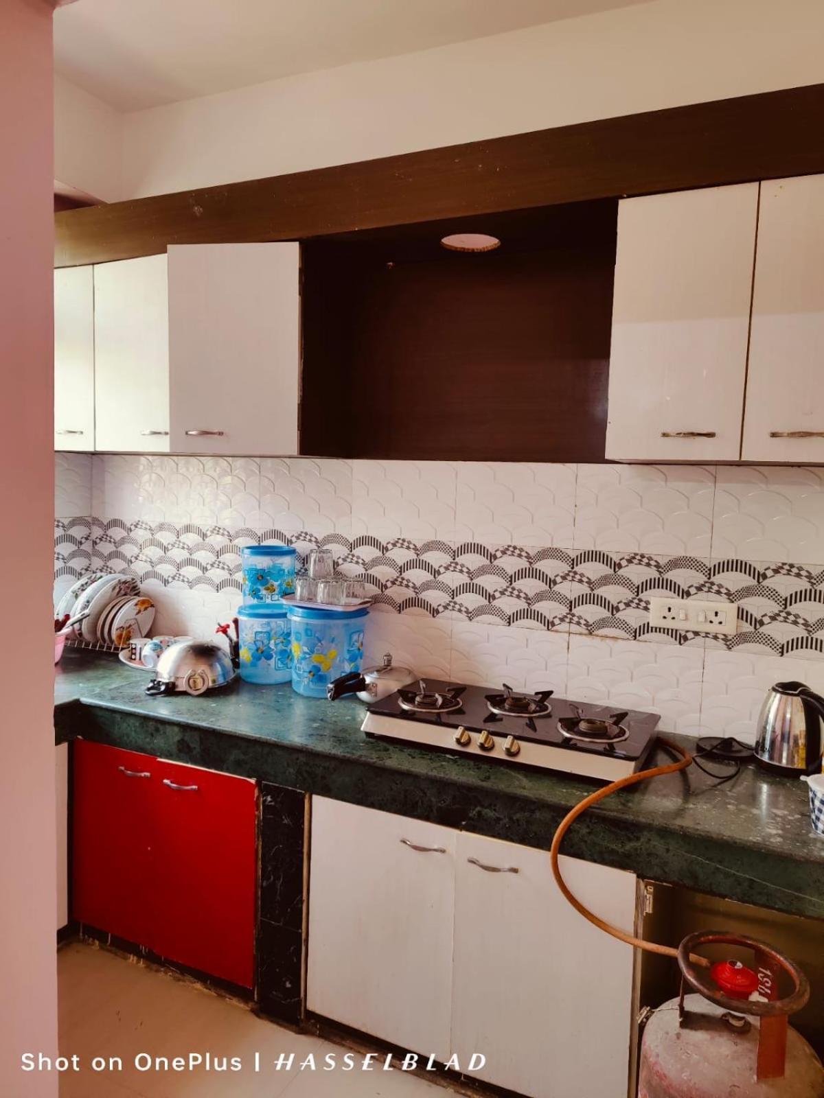 Dreams Abode Studio Apartment Гувахати Экстерьер фото